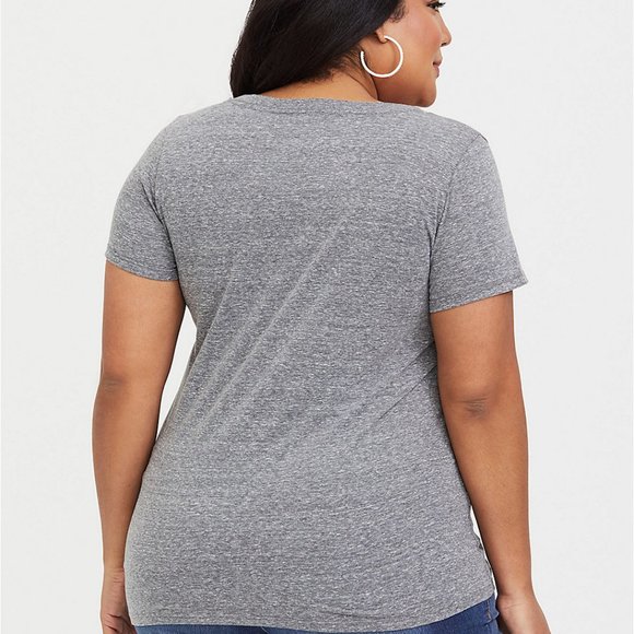 🔴NWT Torrid Grey V-neck, Armpit 2 armpit 27", Length 33" - Picture 6 of 9